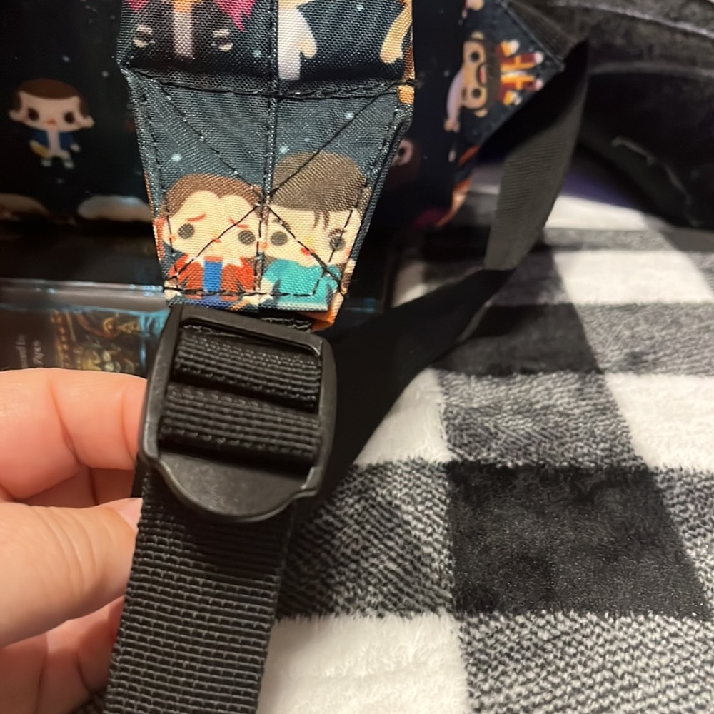 Hot Topic Stranger Things mini backpack - Picture 7 of 13